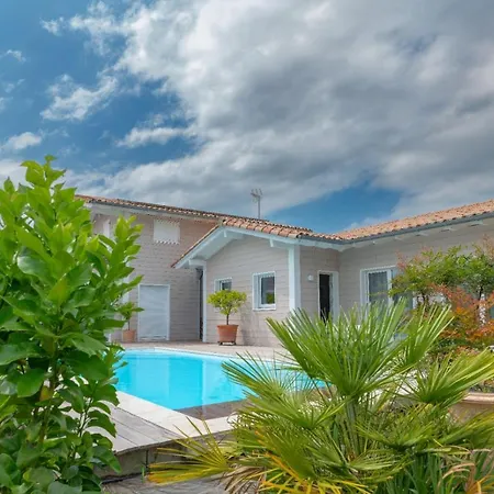 Uhaina Sérénité Océane *