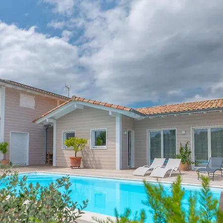 Uhaina Sérénité Océane